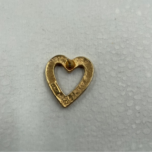 Vintage Avon Heart Pin - Picture 2 of 2